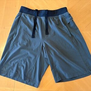 lululemon athletica Men's medium (32x10“) Gray Athletic Shorts
